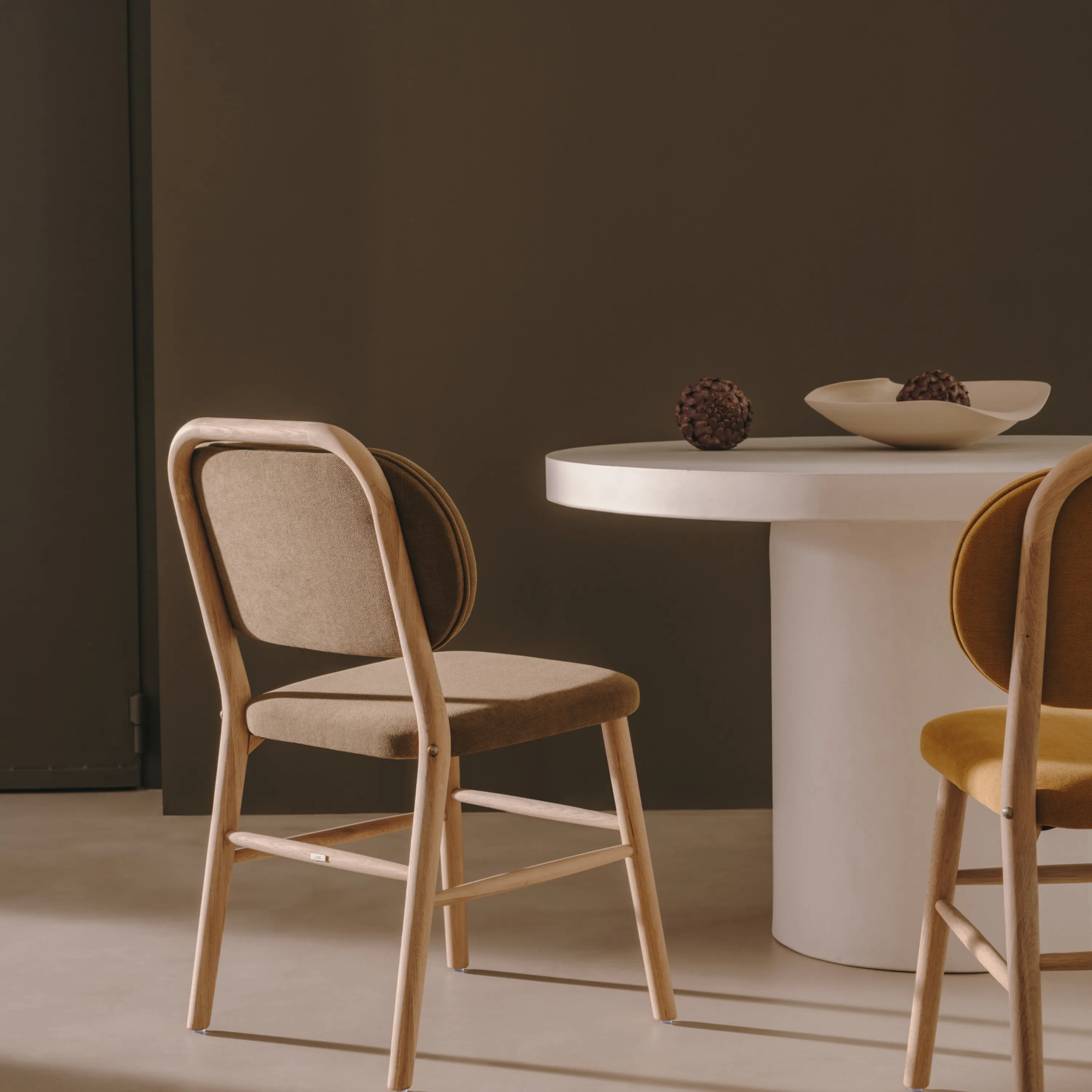 Aiguablava Outdoor Round Dining Table 120cm - White