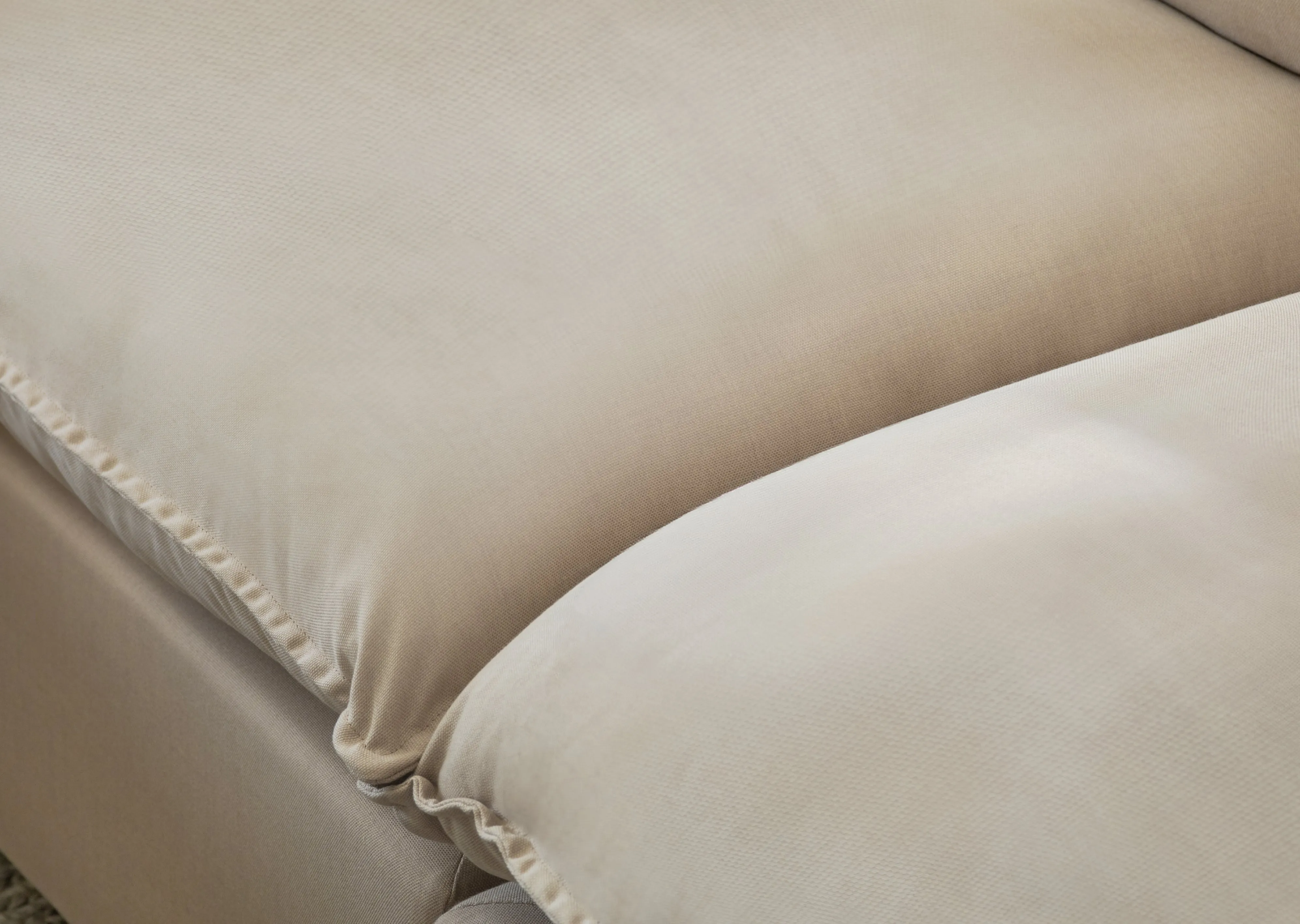 Kova Box Cushion Corner